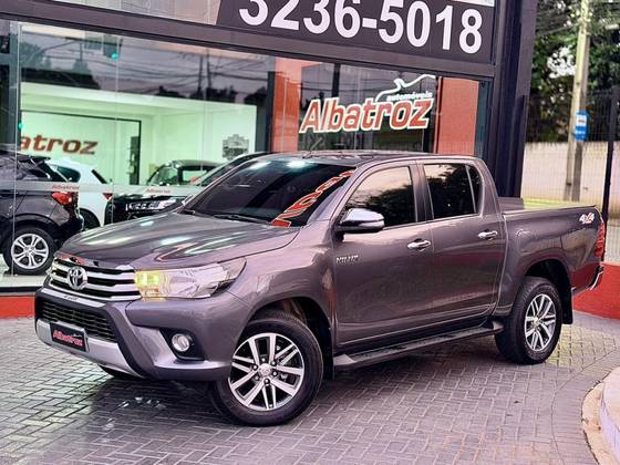 TOYOTA HILUX 2.8 SRV 4X4 CD 16V DIESEL 4P AUTOMÁTICO TOYOTA HILUX 2.8 SRV 4X4 CD 16V DIESEL 4P AUTOMÁTICO